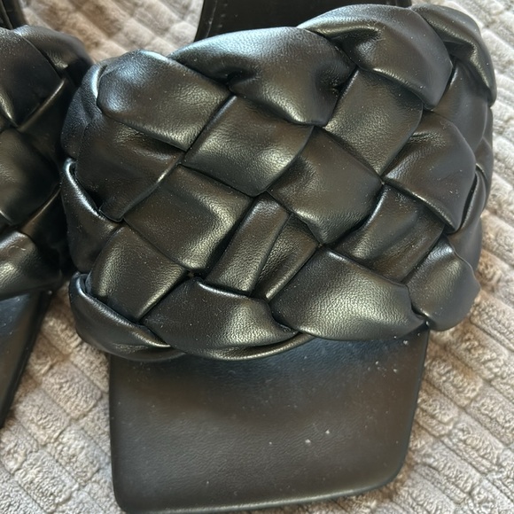 Marc Fisher Heels - Picture 3 of 6